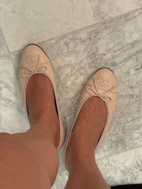 CHANEL Beige Quilted Leather Ballet Flats with Bow